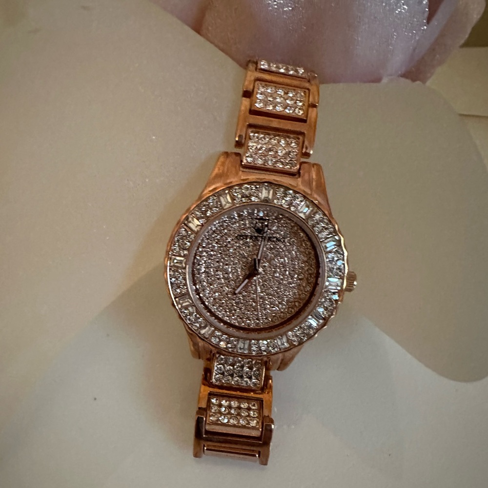 Crystal fashion watch